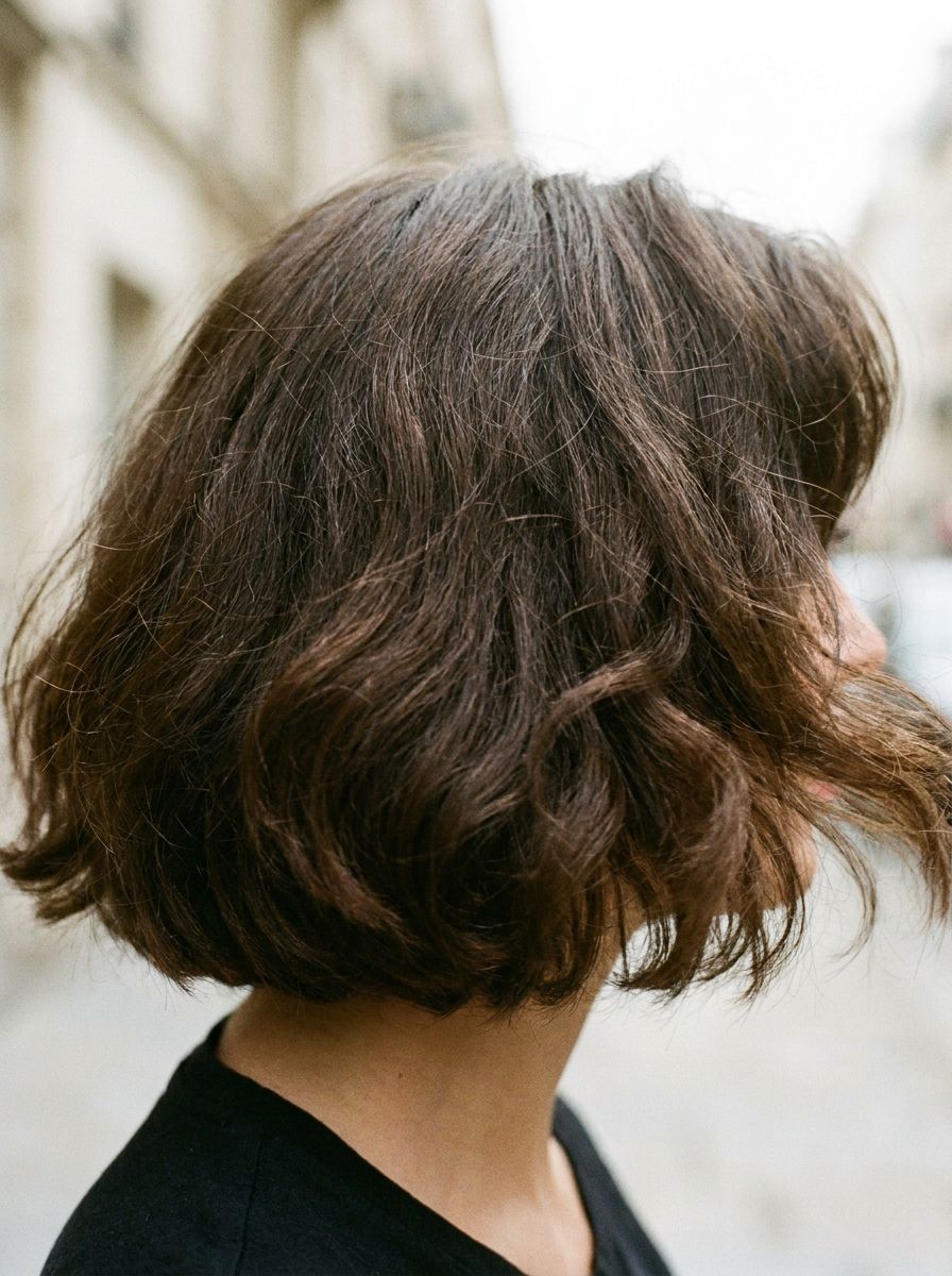 Kurzer Bob mit internen Stufen - Kurzhaarfrisuren für dickes Haar